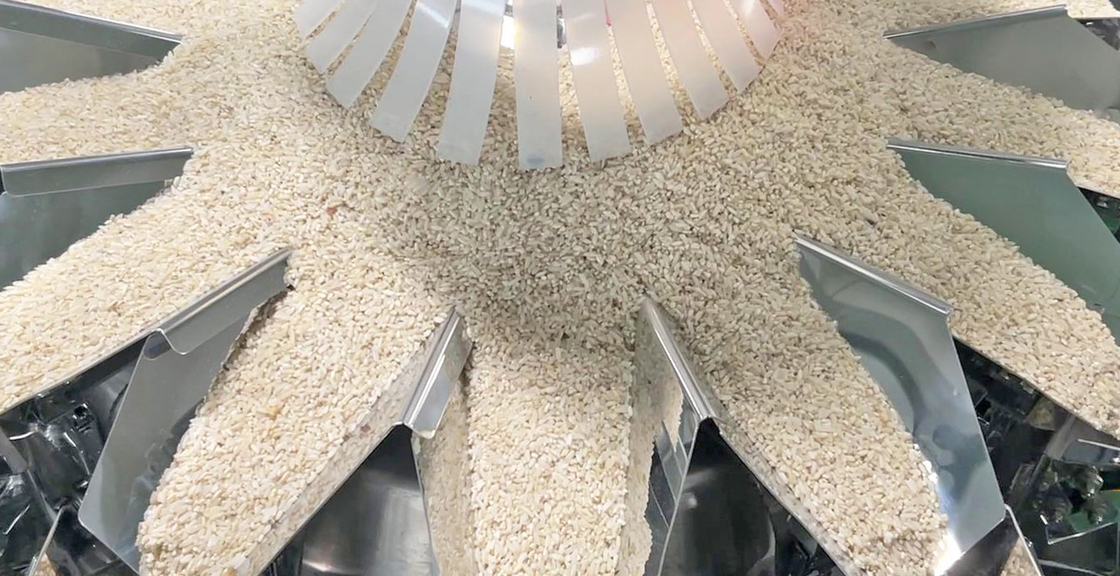 14 baldes Pesadora automática de varias cabezas 1kg 2kg 5L Cereales Alimentos Cereales Maquina de embalaje de bolsas de arroz