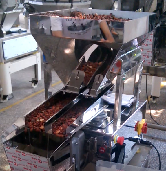 Relleno de pesaje auto 10WPM y sola categoría alimenticia linear de aislamiento del pesador de la cabeza 3L de la máquina