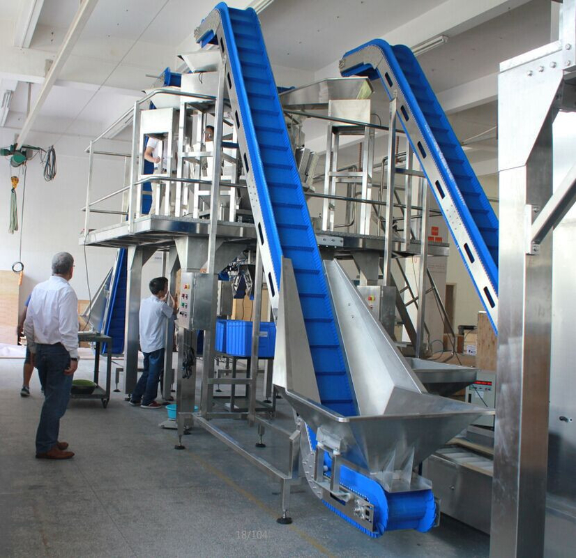 1.1KW inclinó la tolva conectada 200L de acero inoxidable del elevador de la forma del transportador S