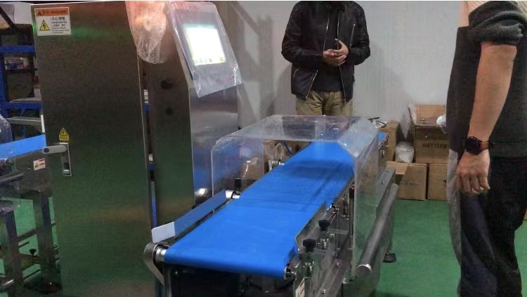 Pesador de alta velocidad del control de 1KW 120p/min para examinar el peso de los productos